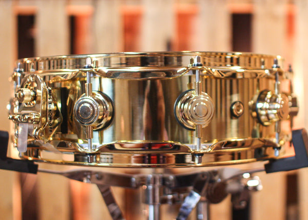 DW 4x14 Collector's Bell Brass Snare Drum w/ Gold Hardware - DRVN0414SPG