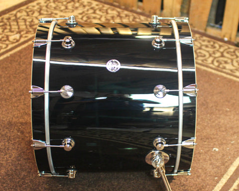DW Performance Gloss Black Bass Drum - 18x22